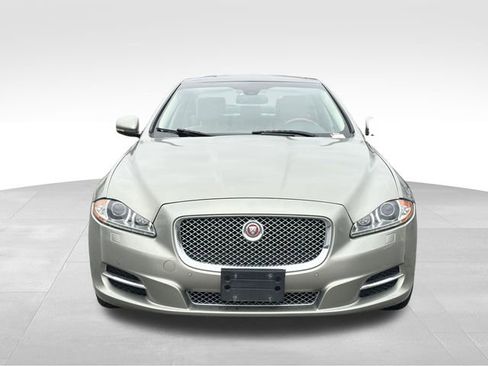 Used 2014 Jaguar XJ image 8