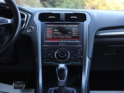 Used 2014 Ford Fusion Titanium image 21