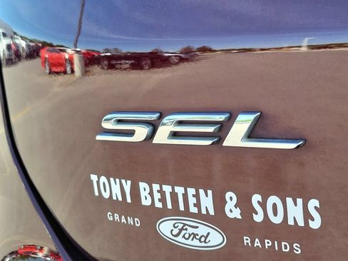 Used 2023 Ford Edge SEL w/ Convenience Package AWD/4WD image 7
