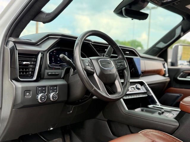Used 2025 GMC Sierra 3500 Denali Ultimate w/ LPO, GMC Protection Package AWD/4WD image 12