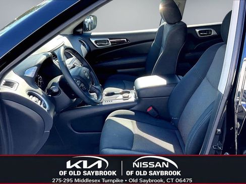 Used 2019 Nissan Pathfinder SV w/ SV Tech Package image 21