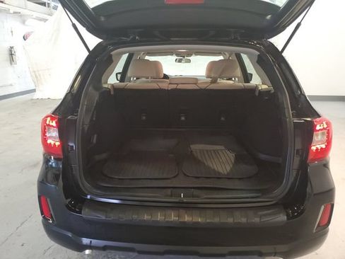 Used 2017 Subaru Outback 2.5i AWD/4WD image 6