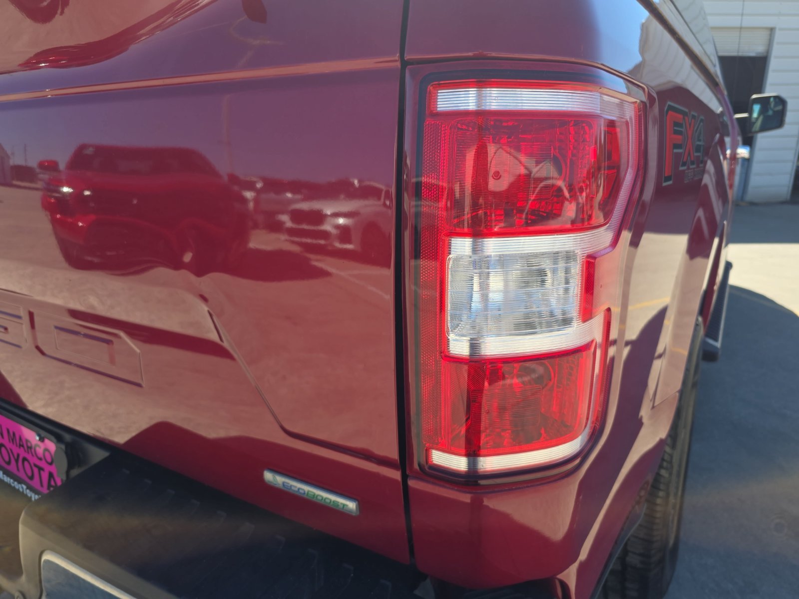 Used 2018 Ford F150 XLT w/ Equipment Group 302A Luxury AWD/4WD image 29