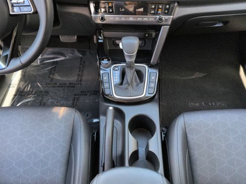 Used 2024 Kia Seltos EX FWD image 22