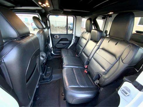 Used 2021 Jeep Wrangler Unlimited Sahara image 28
