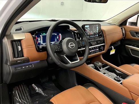 New 2025 Nissan Pathfinder Platinum w/ Lighting Package (N93) image 6