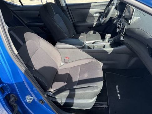 Used 2025 Nissan Sentra SV image 13