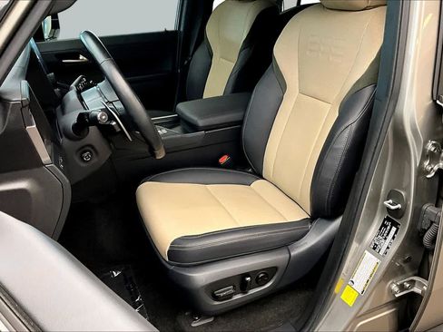 Used 2024 Lexus GX 550 AWD/4WD image 8