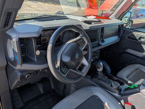 Used 2022 Ford Bronco Black Diamond image 11