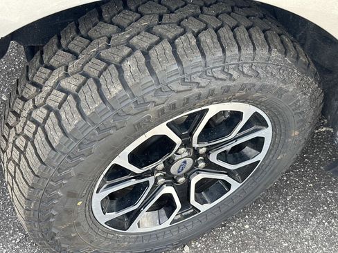 Certified 2024 Ford Expedition XLT image 13