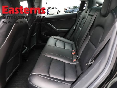 Used 2019 Tesla Model 3 Standard Range image 17