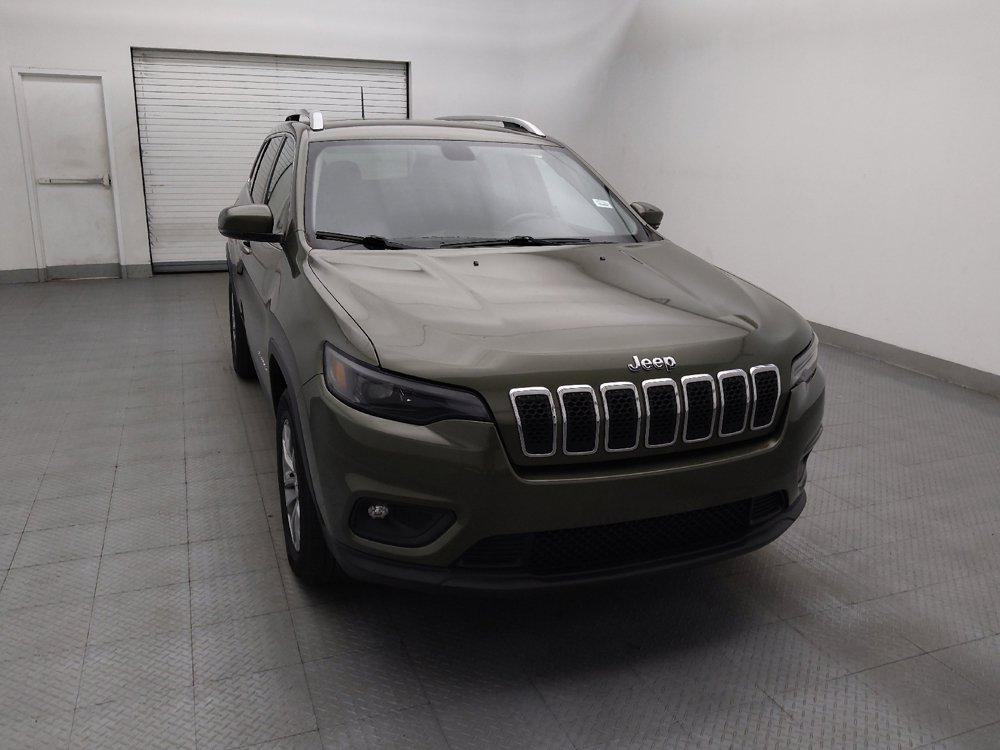 Used 2019 Jeep Cherokee Latitude Plus w/ Cold Weather Group AWD/4WD image 14