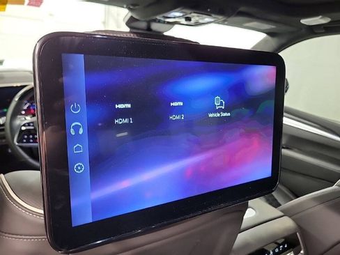 Used 2025 Cadillac Escalade ESV V AWD/4WD image 8