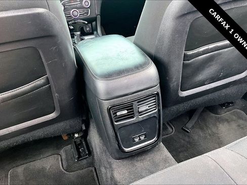 Used 2018 Dodge Charger SXT w/ Blacktop Package image 10