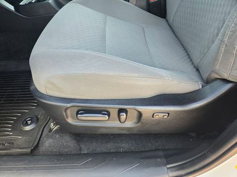 Used 2022 Toyota Tacoma SR5 RWD image 14