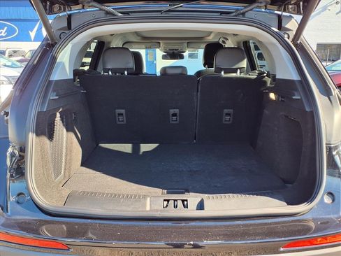 Used 2022 Lincoln Corsair AWD w/ Premium Package image 6