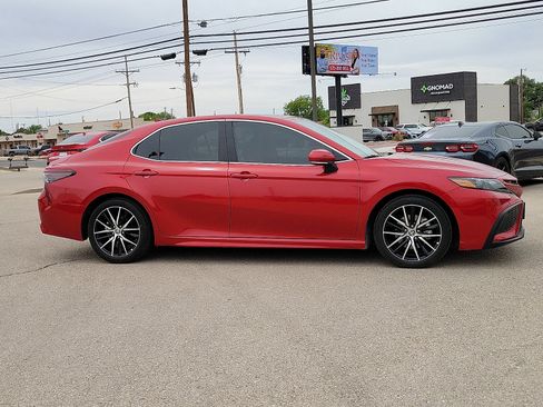 Used 2024 Toyota Camry SE w/ Audio Upgrade Package FWD image 5