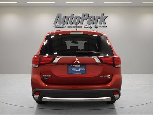 Used 2016 Mitsubishi Outlander SE AWD/4WD image 5