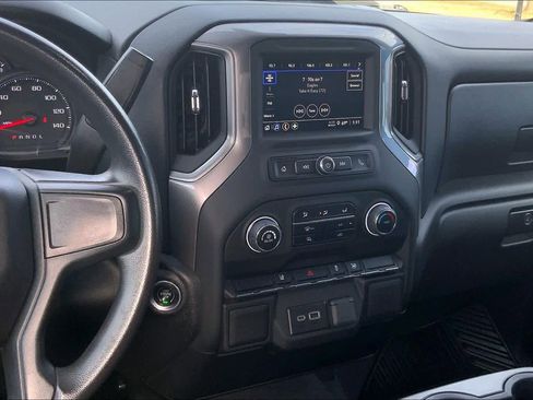 Used 2024 Chevrolet Silverado 2500 Custom image 6