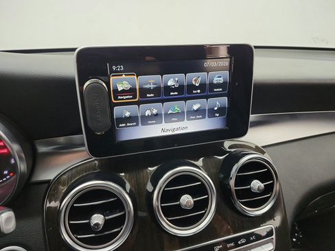 Used 2019 Mercedes-Benz GLC 300 image 10