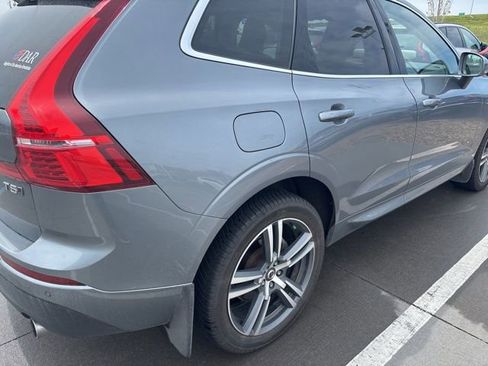 Used 2021 Volvo XC60 T5 Momentum w/ Advanced Package AWD/4WD image 3