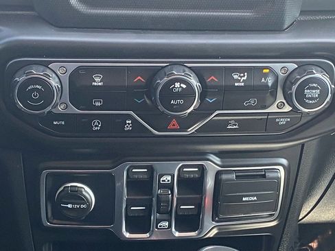 Used 2021 Jeep Wrangler Unlimited Sport image 10