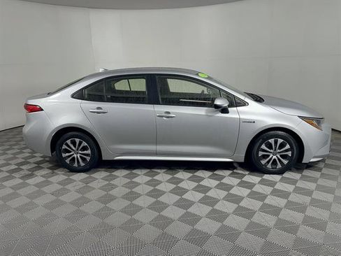 Used 2021 Toyota Corolla LE w/ Carpet Mat Package (TMS) image 3