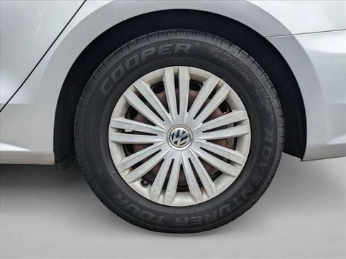 Used 2014 Volkswagen Passat S image 21