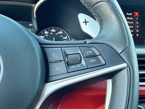 Used 2018 Alfa Romeo Stelvio Ti Sport image 38