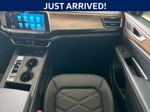 Used 2024 Volkswagen Atlas SE FWD image 36
