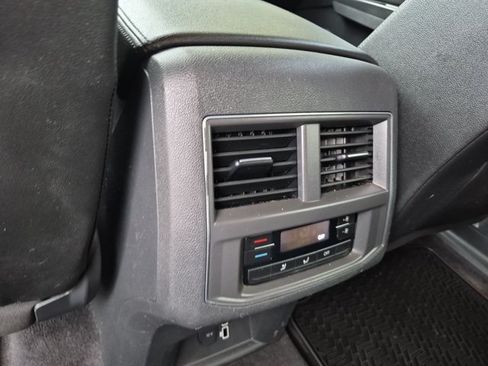 Used 2018 Volkswagen Atlas SE AWD/4WD image 21