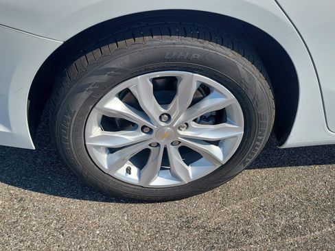 Used 2024 Chevrolet Malibu LT FWD image 5
