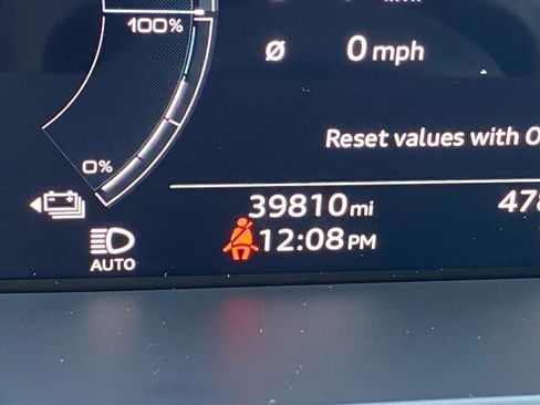 Used 2022 Audi e-tron Premium w/ Convenience Plus Package image 14