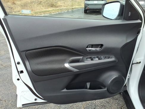 Certified 2023 Nissan Kicks SV FWD image 10