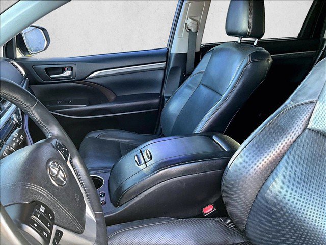 Used 2017 Toyota Highlander Limited FWD image 27