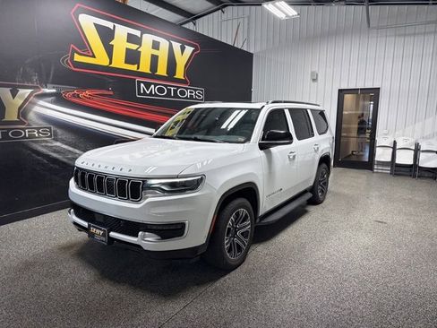 Used 2024 Jeep Wagoneer 4WD w/ Premium Group I image 1