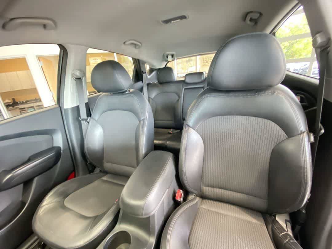 Used 2011 Hyundai Tucson GLS AWD/4WD image 14