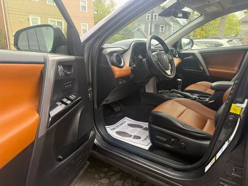 Used 2016 Toyota RAV4 Limited w/ Advanced Technology Package AWD/4WD image 7