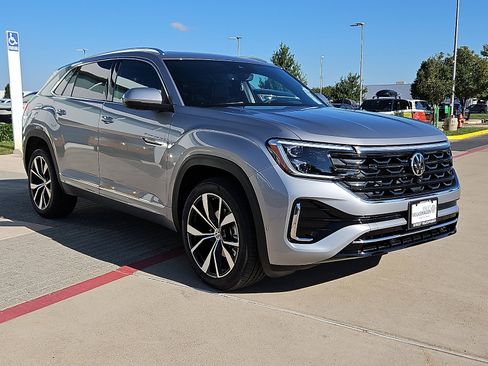 New 2026 Volkswagen Atlas Cross Sport SEL Premium R-Line image 4