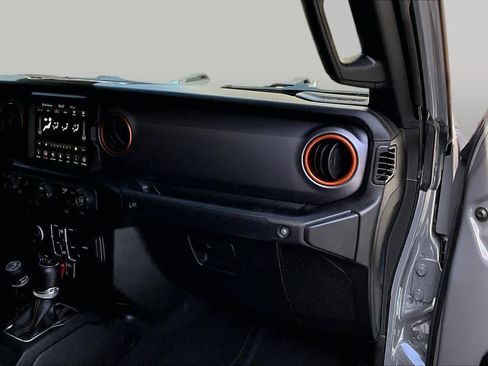Used 2021 Jeep Gladiator Mojave AWD/4WD image 25
