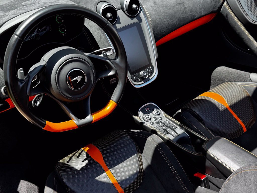 Used 2019 McLaren 570S Spider RWD image 40