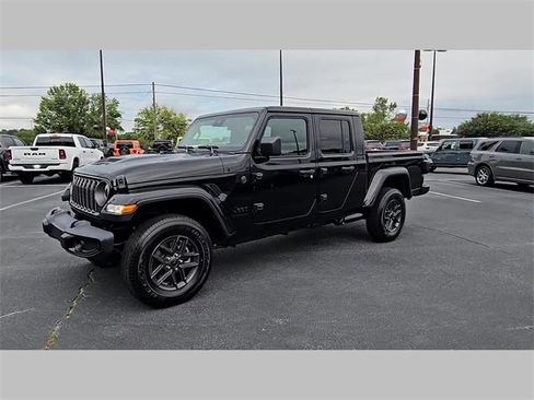 New 2025 Jeep Gladiator Sport image 21