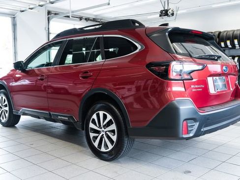 Used 2022 Subaru Outback Premium AWD/4WD image 4