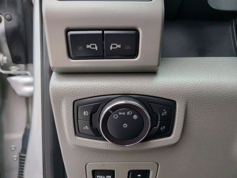 Used 2019 Ford F150 Lariat w/ Trailer Tow Package RWD image 15