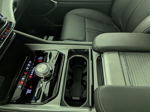New 2026 Jeep Grand Wagoneer Limited AWD/4WD image 27