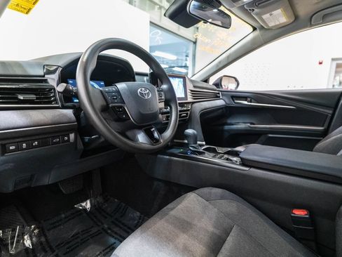 Used 2025 Toyota Camry LE FWD image 4