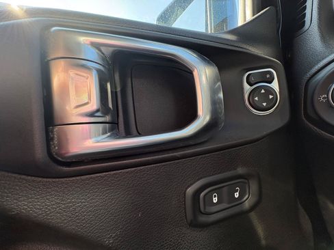 Used 2023 Jeep Wrangler Unlimited Sport AWD/4WD image 31