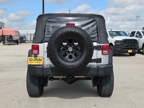 Used 2007 Jeep Wrangler Rubicon AWD/4WD image 4