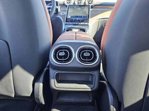 Used 2025 Mercedes-Benz GLC 300 4MATIC image 20