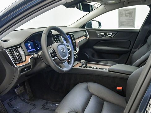 Certified 2024 Volvo V60 B5 Cross Country Plus image 18